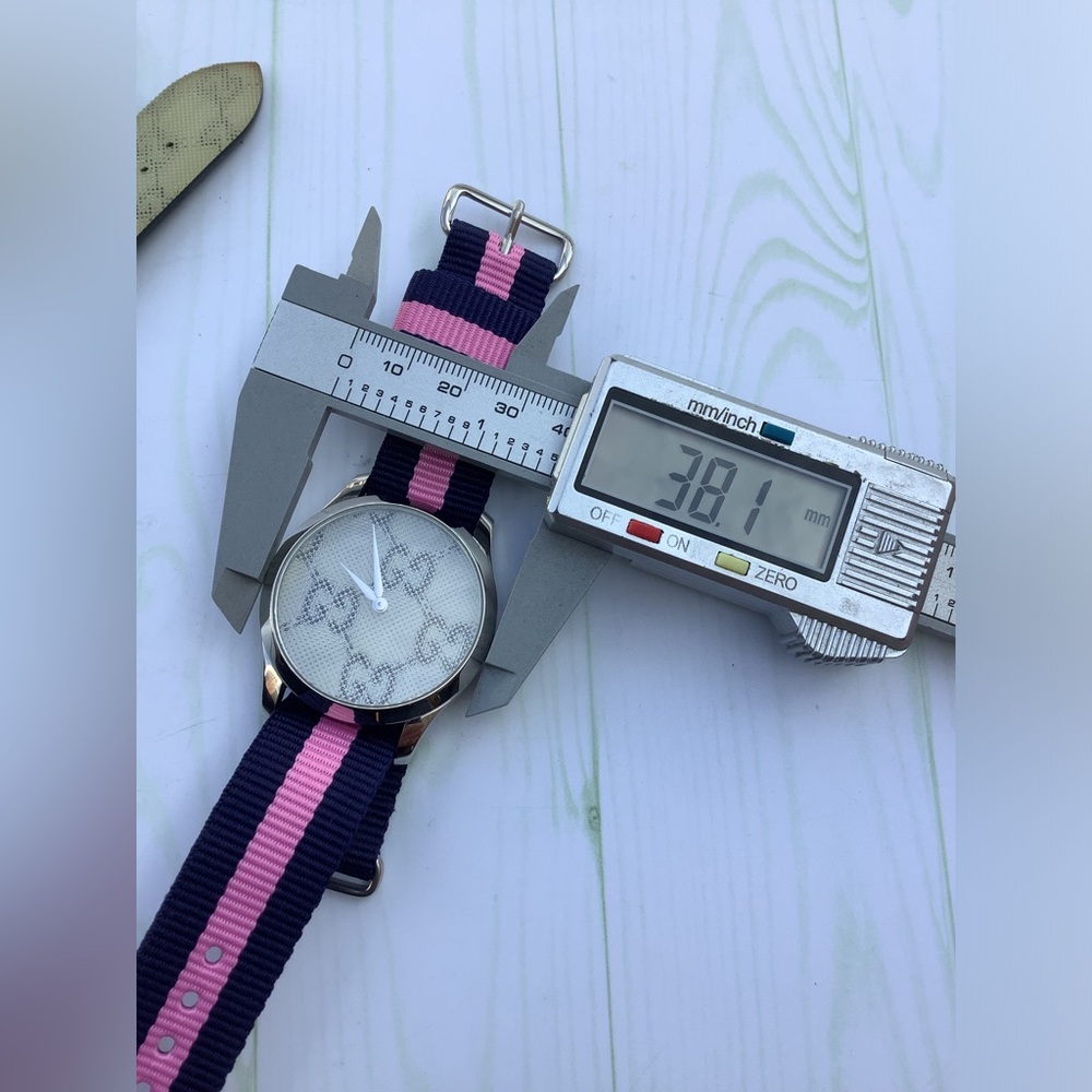 Authentic GUCCI ladies wristwatch ๐๐ - Picture 8 of 12